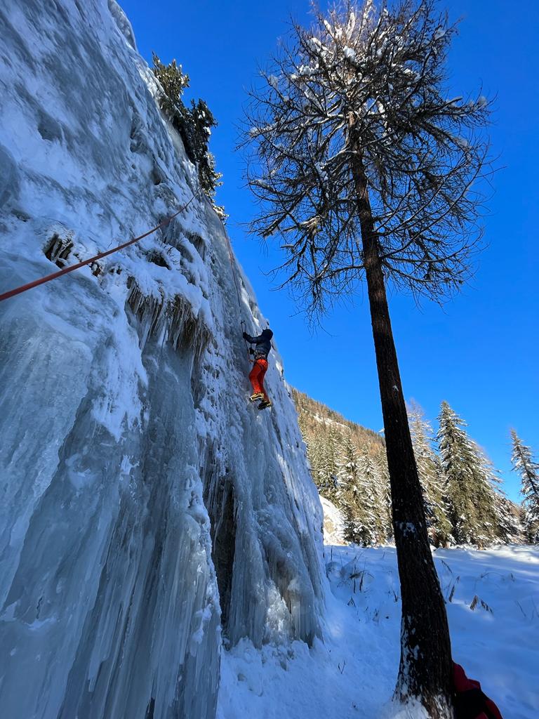 Ice climbing: An intro from the perspective of a serious amateur climber